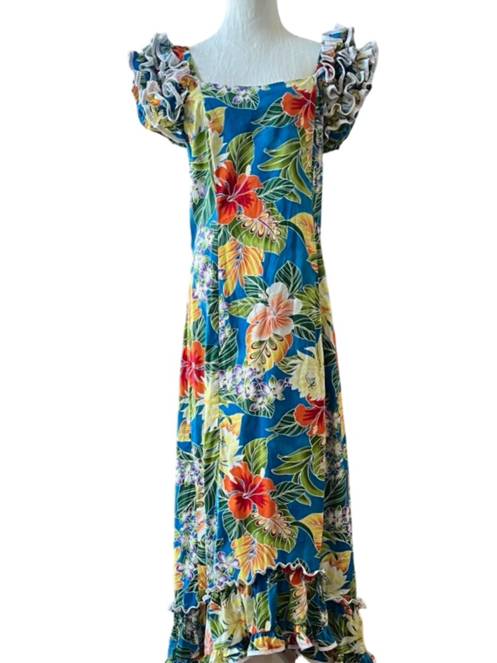 Pacific Legend Dress Size M
Blue Tropical Floral Maxi Dress with Ruffle Sleeves